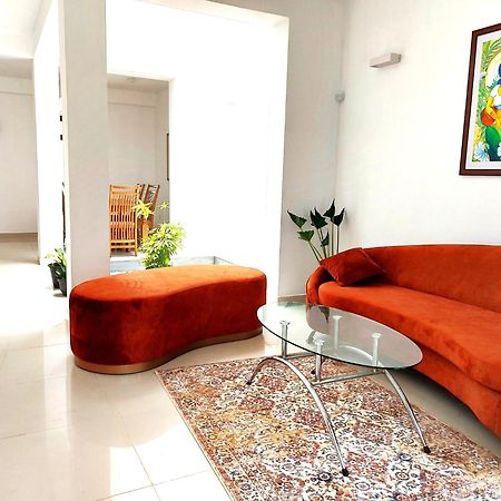 Oesis - Stylish Villa Steps From Historic Galle Fort Exterior photo