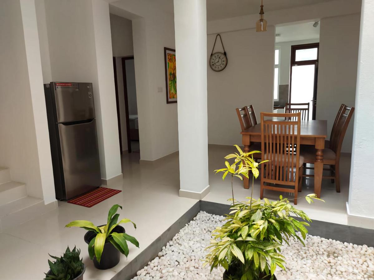 Oesis - Stylish Villa Steps From Historic Galle Fort Exterior photo