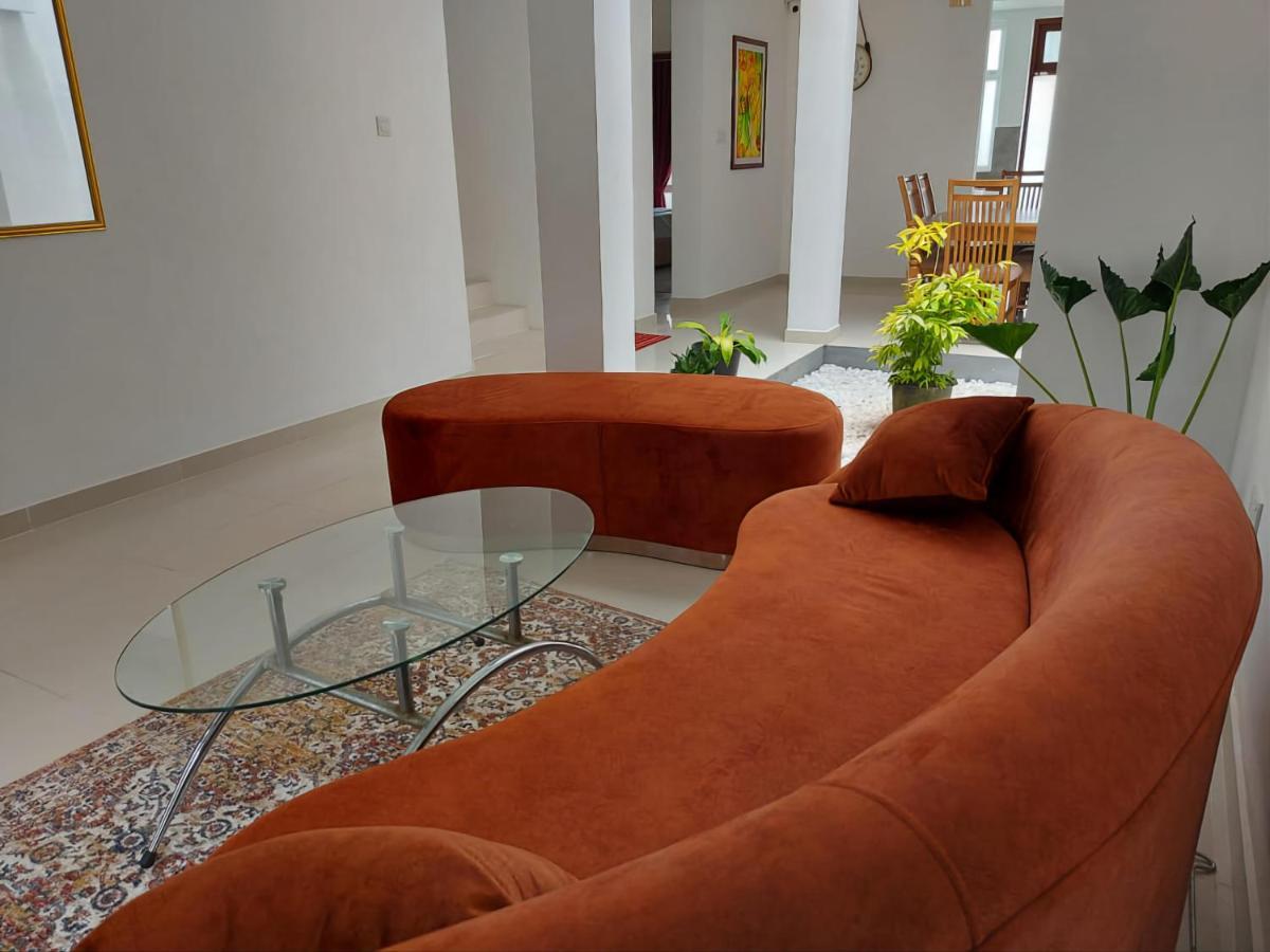 Oesis - Stylish Villa Steps From Historic Galle Fort Exterior photo