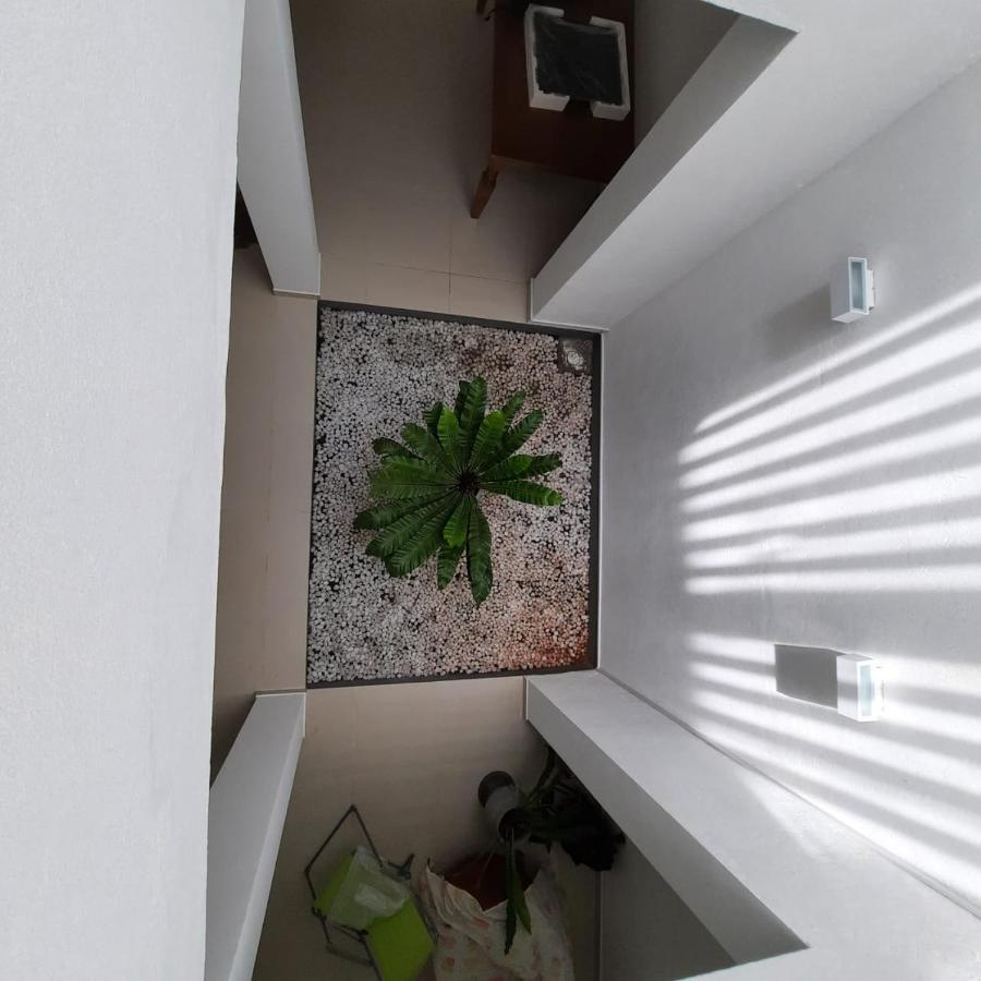 Oesis - Stylish Villa Steps From Historic Galle Fort Exterior photo