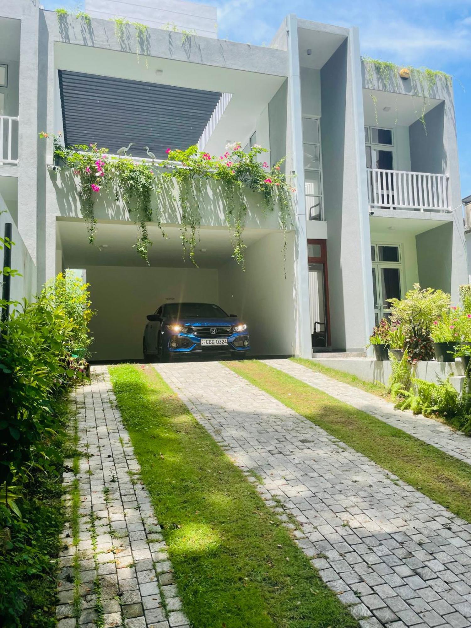 Oesis - Stylish Villa Steps From Historic Galle Fort Exterior photo