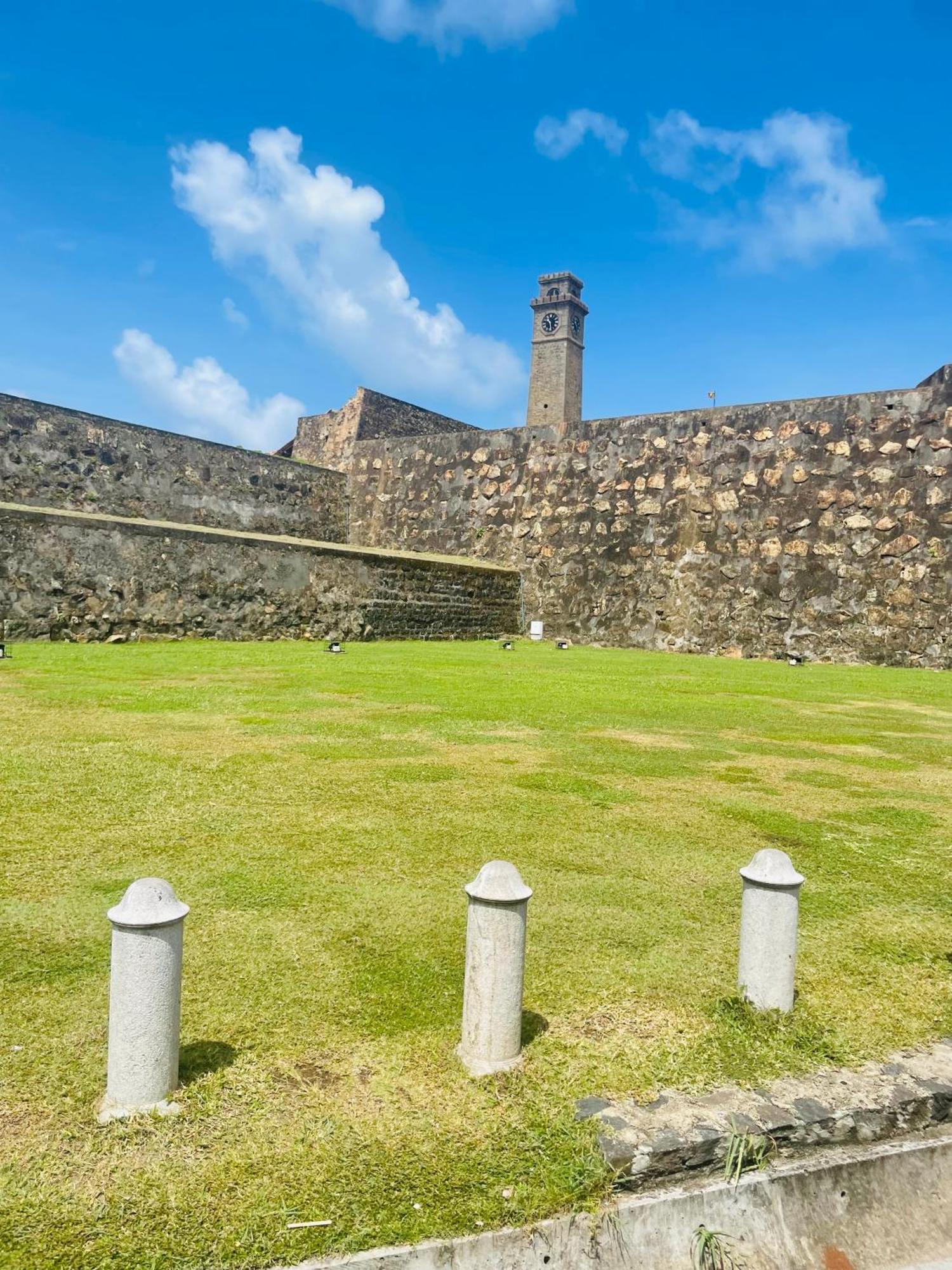 Oesis - Stylish Villa Steps From Historic Galle Fort Exterior photo