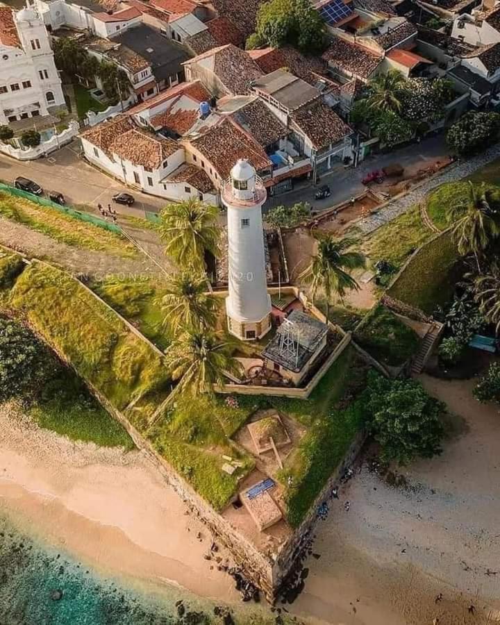 Oesis - Stylish Villa Steps From Historic Galle Fort Exterior photo